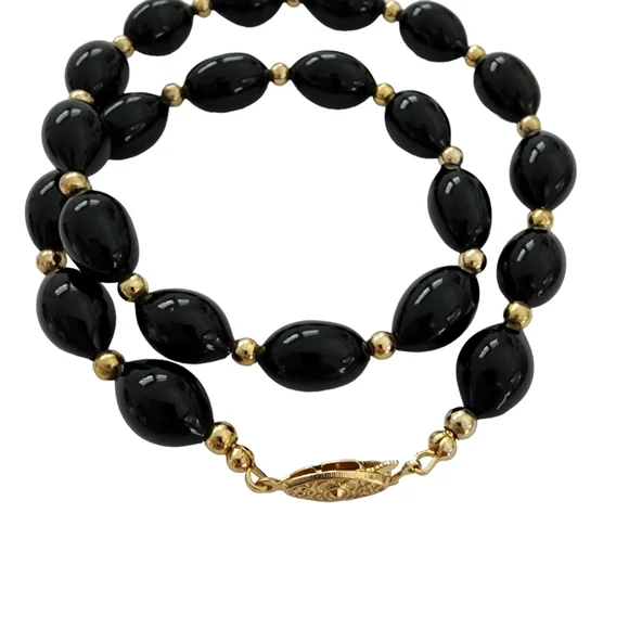 Vintage black glass bead necklace filigree clasp in gold tone - Picture 4 of 7